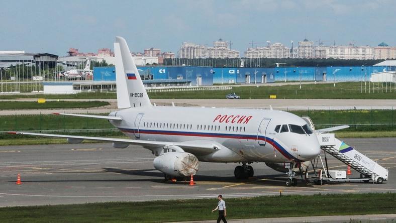 【虎嗅早报】莫斯科机场两飞机相撞,一架即将飞北京;ZAO回应个人信息安全争议